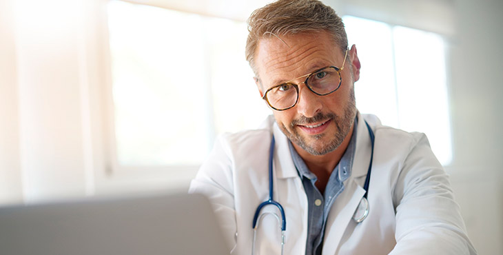 Prescrição eletrônica de medicamentos: 7 vantagens desta prática