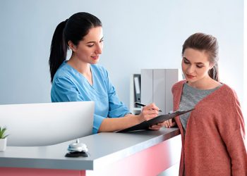 Como a recepção interfere no faturamento da clínica médica