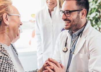 Como construir uma boa reputação na área médica?