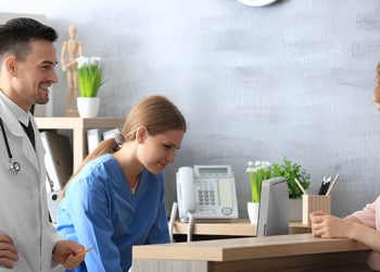 Como facilitar o trabalho na recepção do consultório médico?