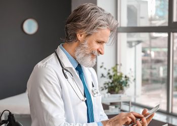 Como cumprir a Lei Geral de Proteção de Dados em consultas remotas?